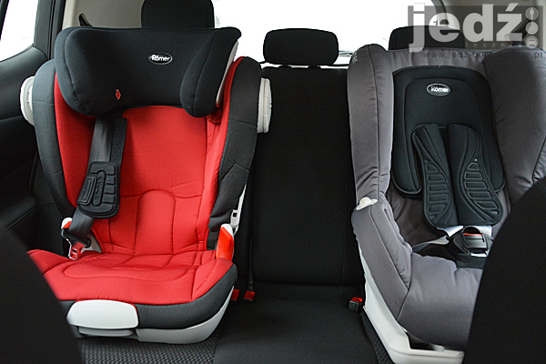 BEZPIECZEŃSTWO DZIECI | Trzecie dziecko na kanapie - Nissan LEAF facelifting 2012